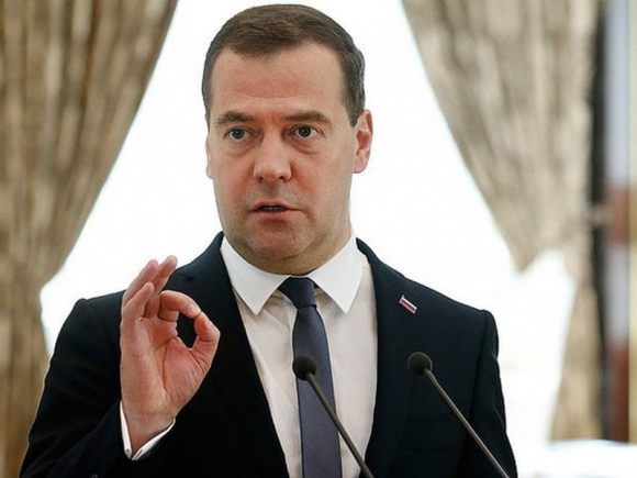 Медведев поручил избавиться от повторных экспертиз стройпроектов