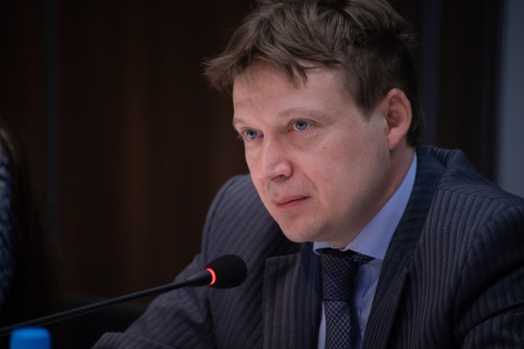 Антон Глушков рассказал «Единой России», что в России проблема с землей, нормами и кадрами