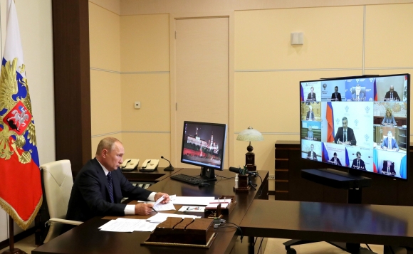 Марат Хуснуллин рассказал Путину, как хорошо работают чиновники на стройкомплекс