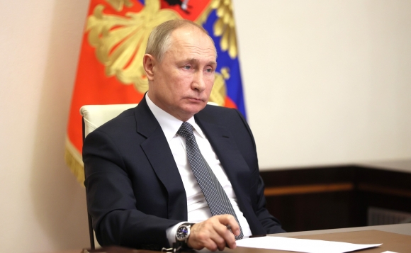 Владимир Путин: Нужно строить объекты, а не осваивать средства, и сдерживать рост цен