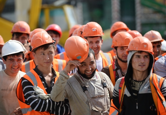Отток трудовых мигрантов из России может ударить по строительству
