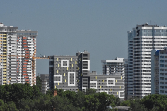 Объем ввода жилья в России в январе-августе вырос на треть