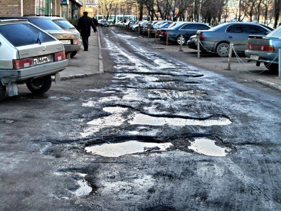 За сутки в Омске сделали 4000 кв.м. дорог – после жалобы Путину. Испуг или показуха?