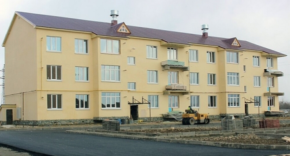Южно-Сахалинск: из ветхого жилья  - в карточные домики