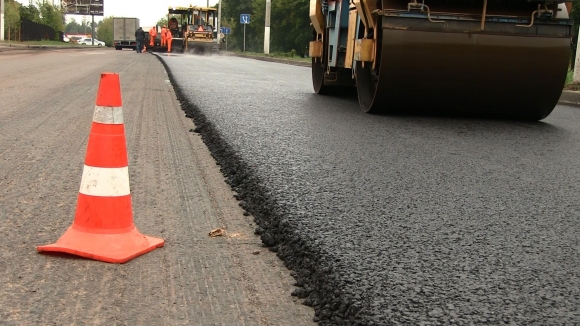 Трое подрядчиков отремонтируют дороги в Петербурге