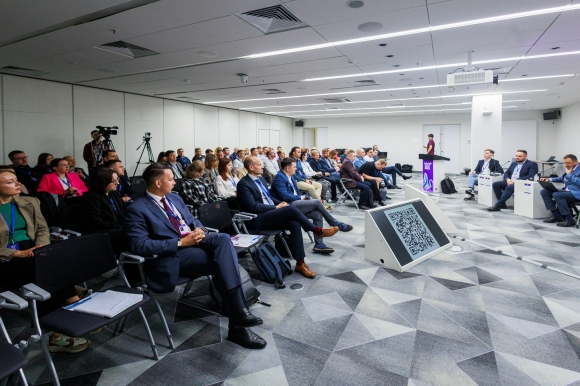 На второй конференции ЕРЗ.РФ в рамках форума 100+ обсудили опыт внедрения цифровых технологий в строительство