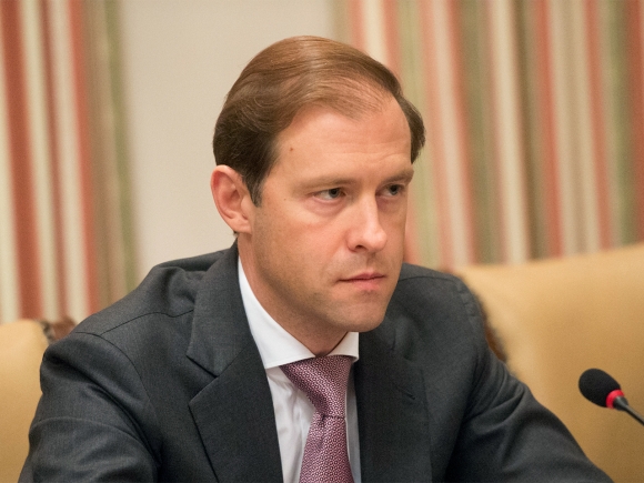 Мантуров поручил рассчитать эффективность стройки дорог из цементобетона